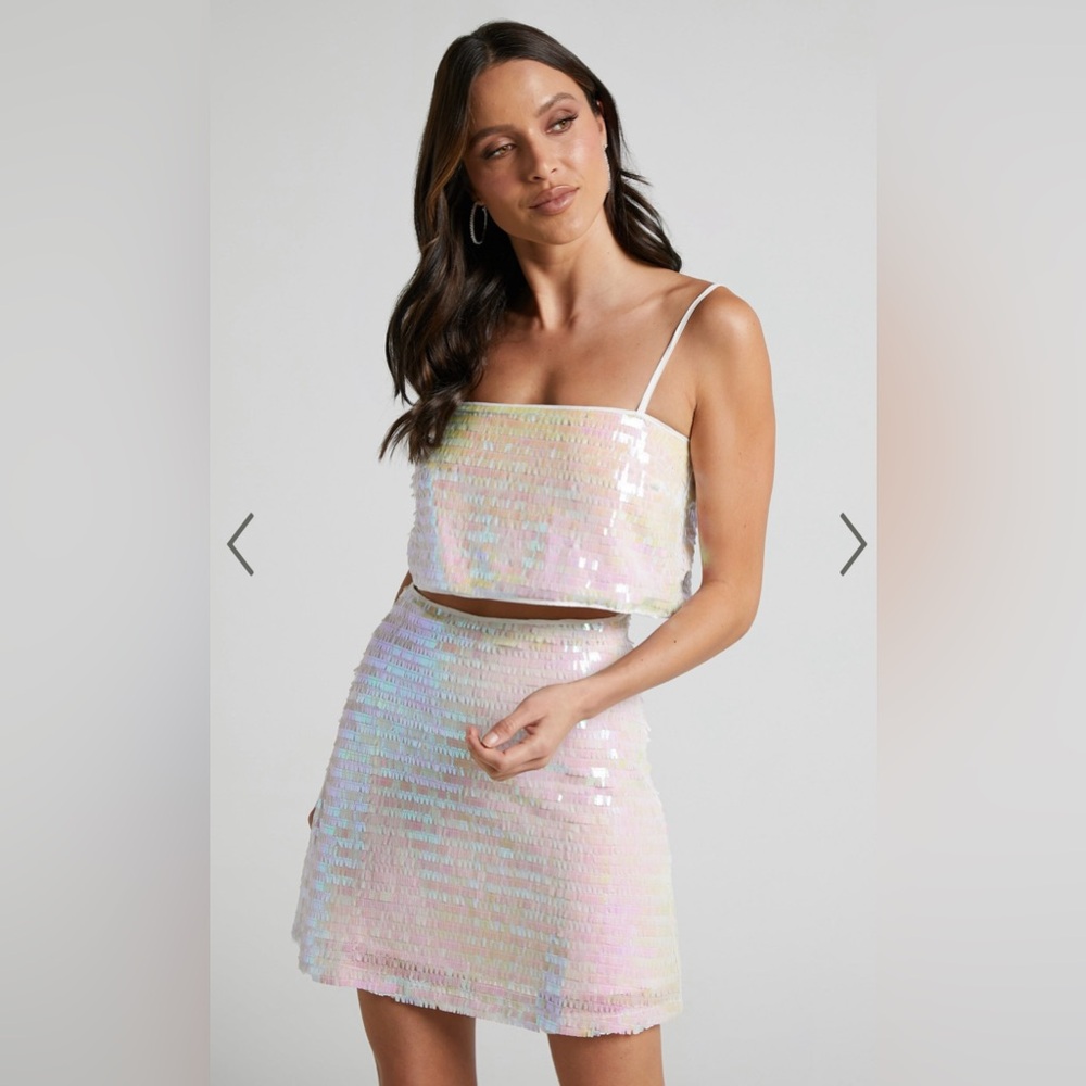 BARLYN CROP TOP - SQUARE NECK CROP FLAT SEQUIN TOP IN PEARL